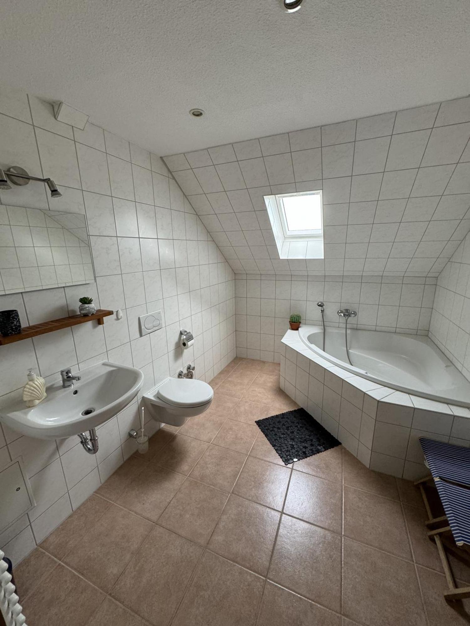 Emilia Apartment *